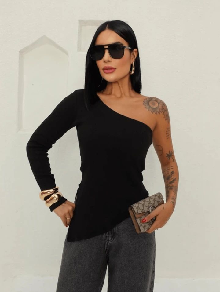 blusa canelada de um ombro só