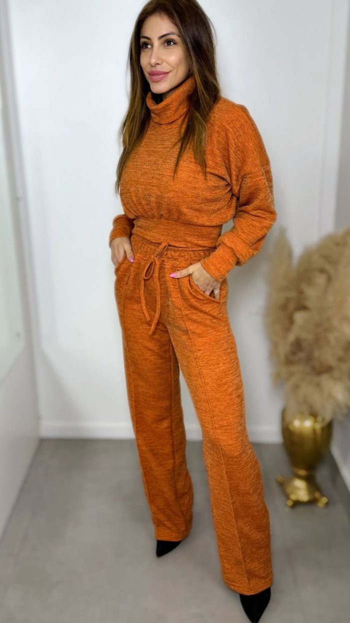 conjunto feminino em tricot com gola alta conjunto feminino em tricot com gola alta